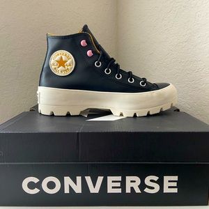 CONVERSE Chuck Taylor All Star LUGGED WINTER HI BLACK. Size 8 US women
